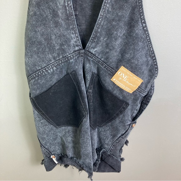 One Teaspoon Le Hawk Superfreaks Denim Overall Shorts size 25 Black distressed - Picture 15 of 16
